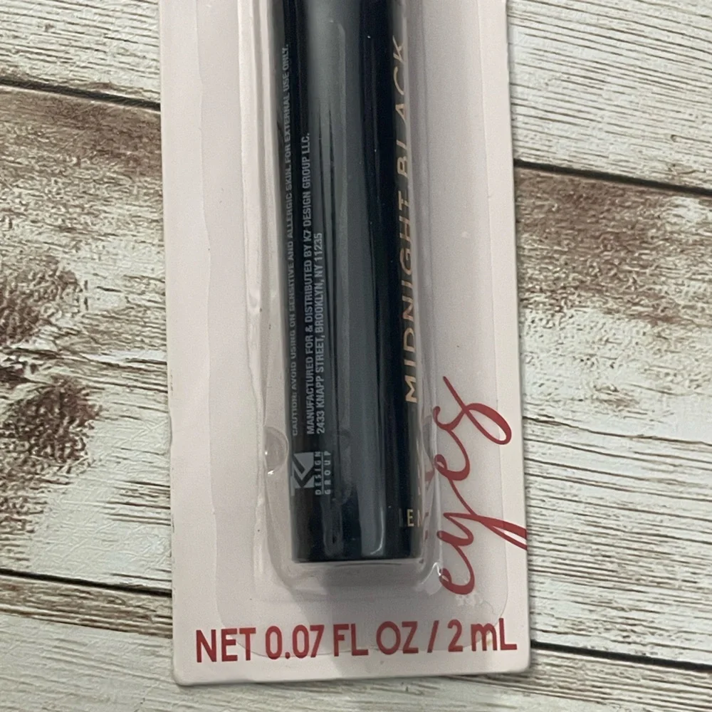 🆕 🎉 FREE WITH ANY PURCHASE Le Mercerie Volumizing Mascara Eye Lash Make Up .14oz